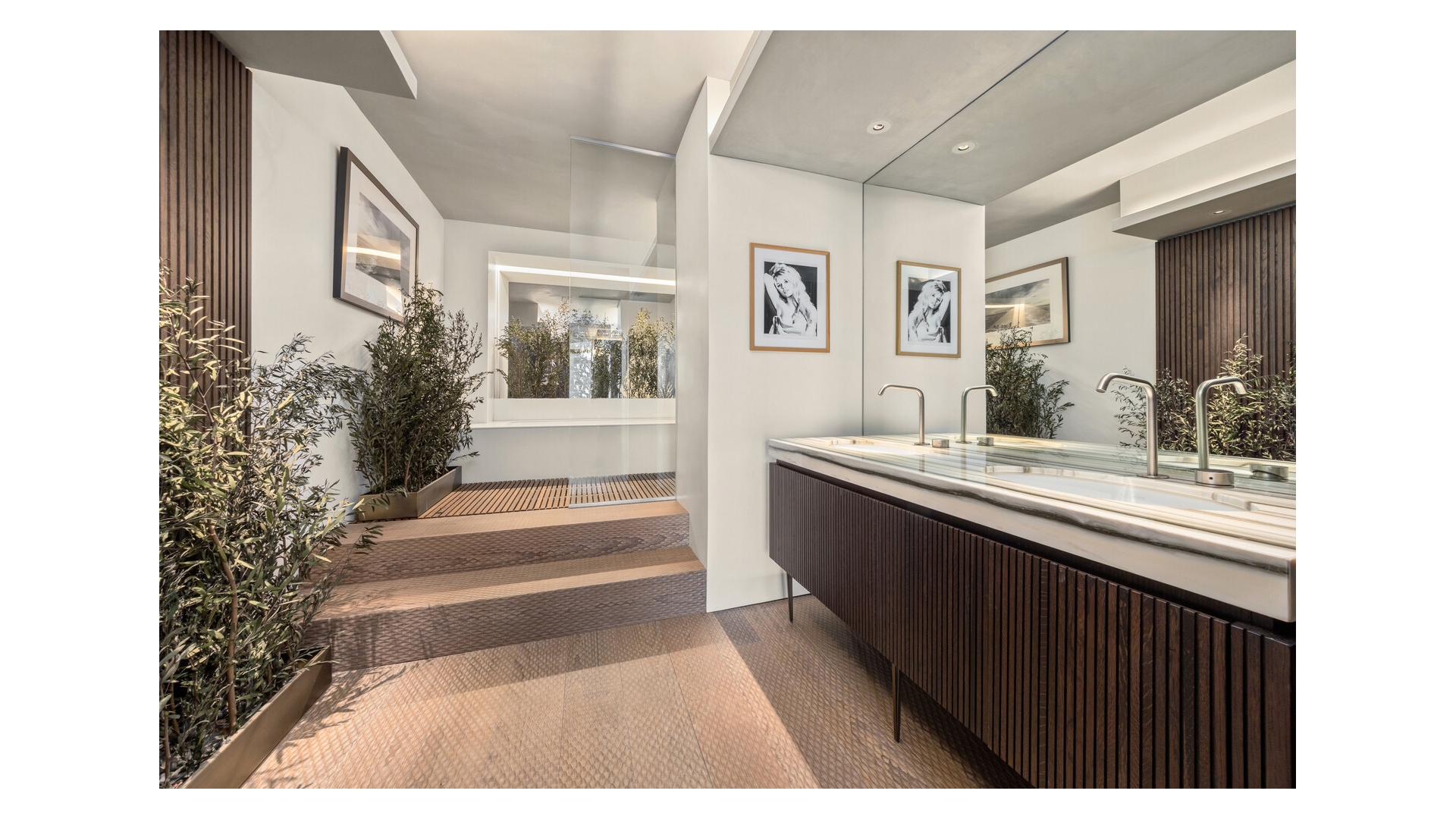 721 Fifth Avenue 58CD Midtown East New York NY 10022