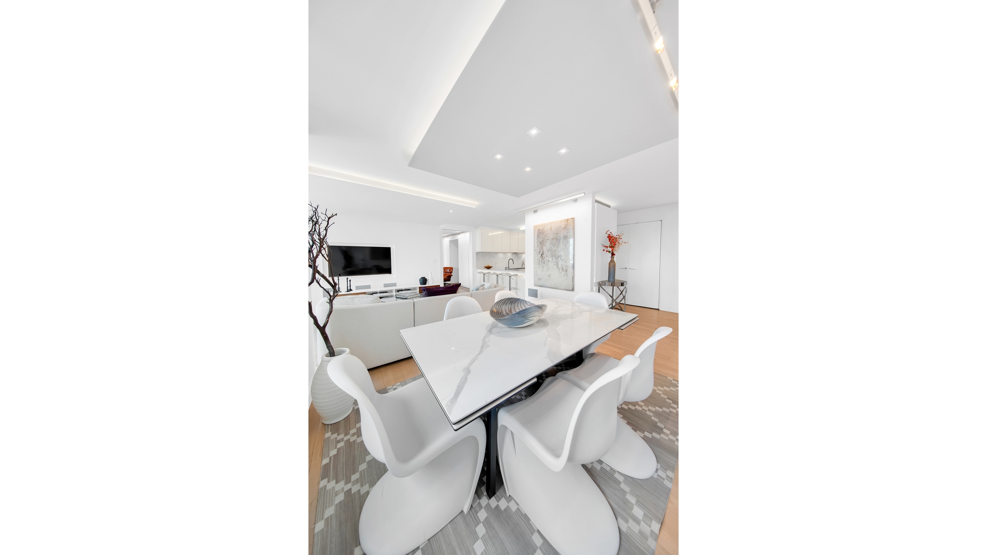 322 West 57th Street 51M1 Clinton New York NY 10019