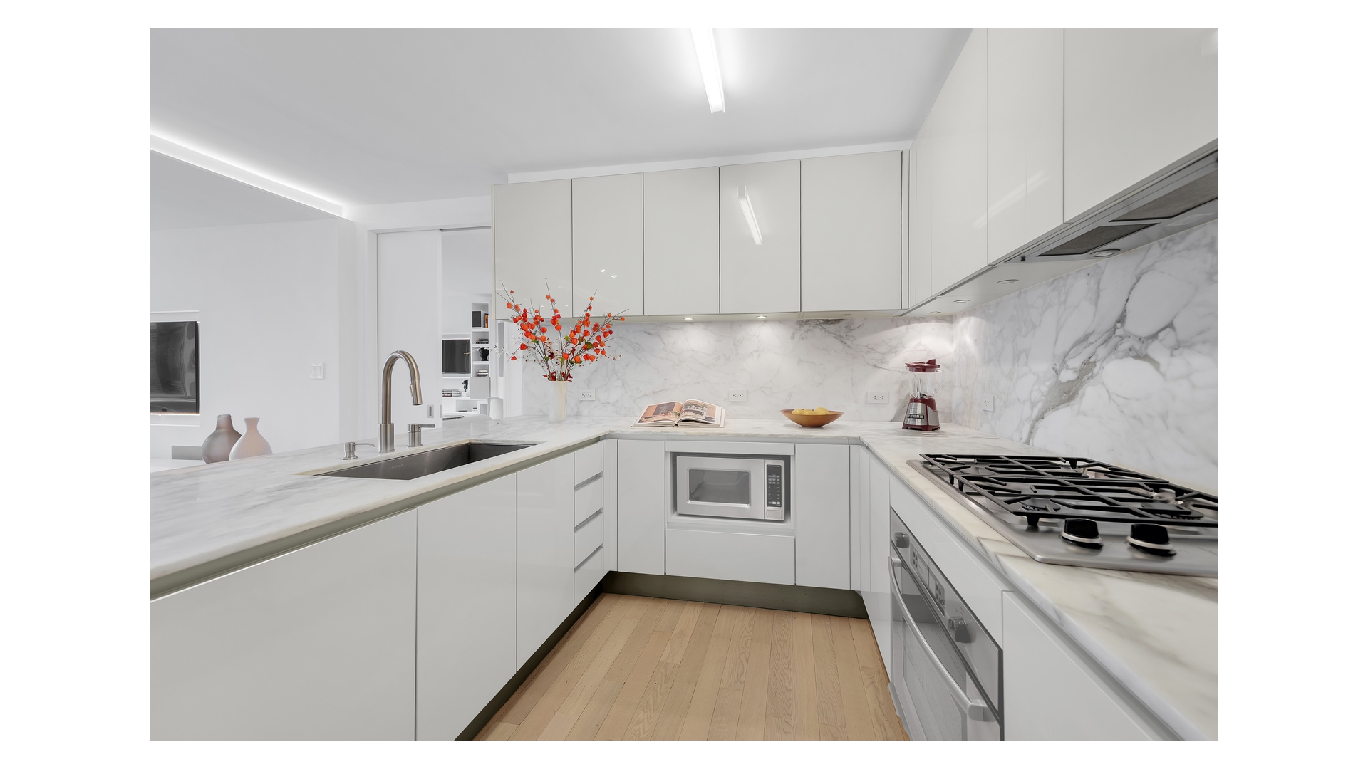 322 West 57th Street 51M1 Clinton New York NY 10019