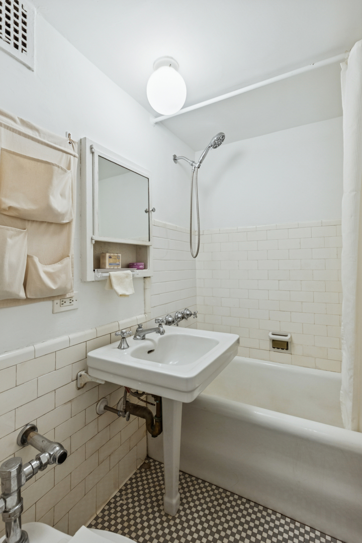 320 East 42nd Street 717 Tudor City New York NY 10017