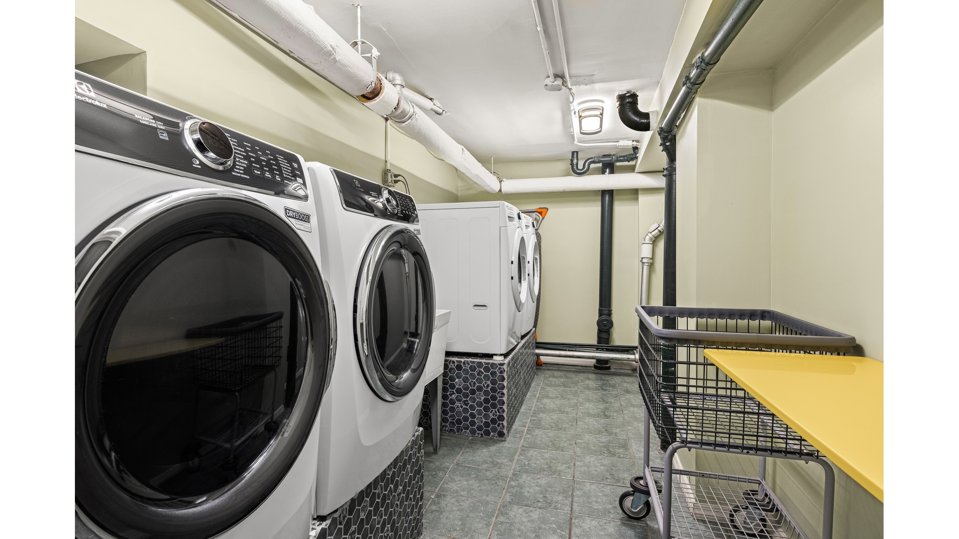 325 West 43rd Street Clinton New York NY 10036