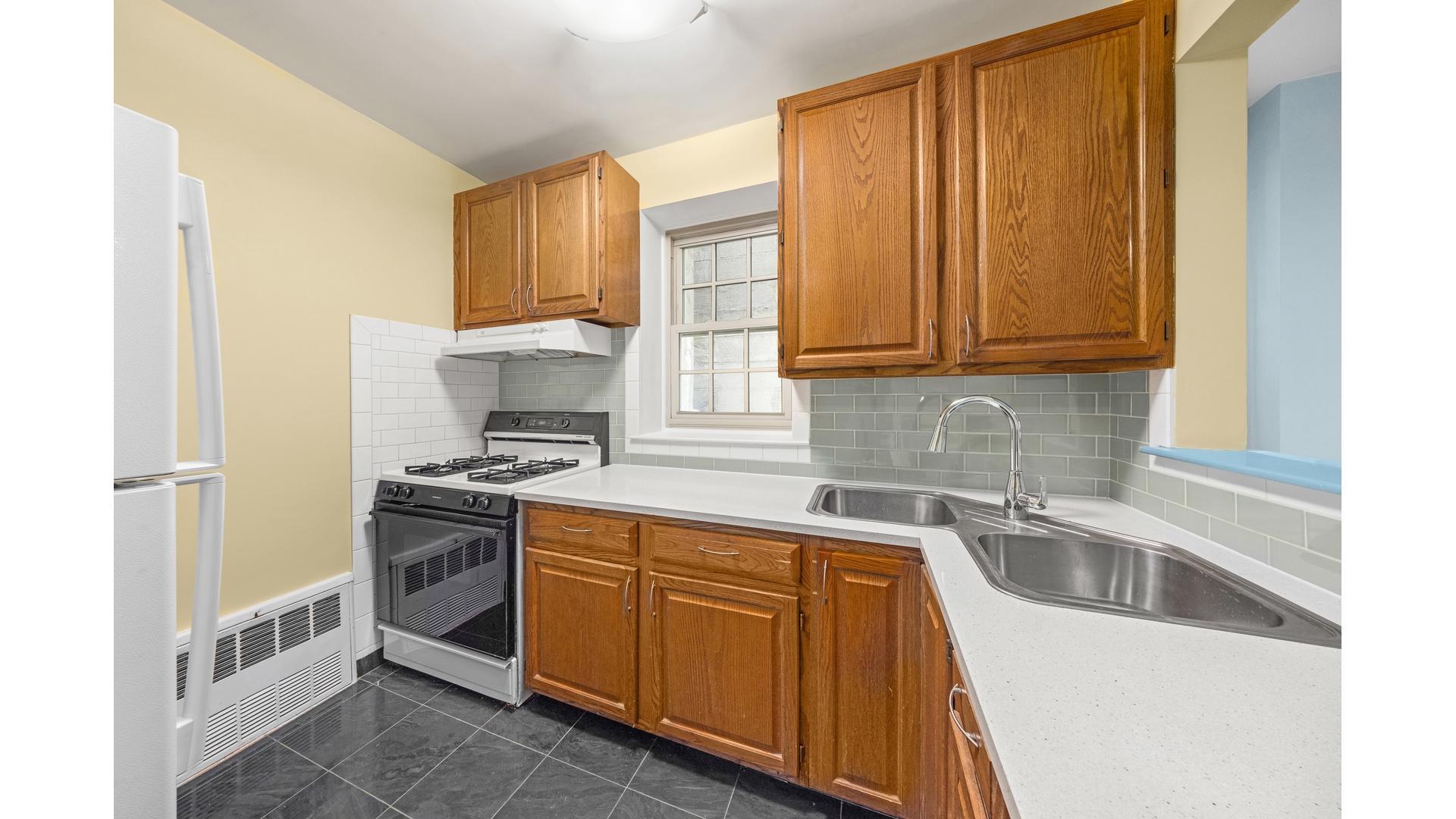 325 West 43rd Street Clinton New York NY 10036