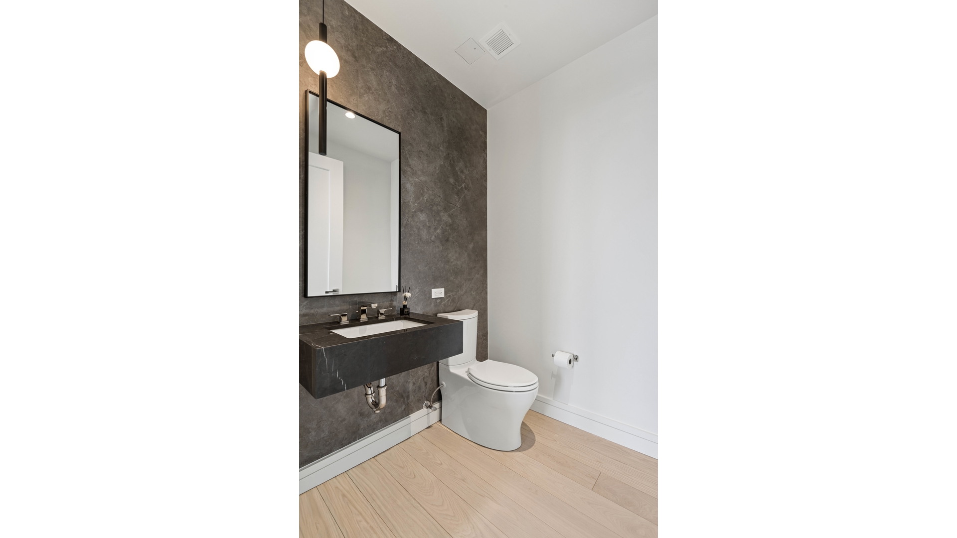 200 East 20th Street 17A Gramercy Park New York NY 10003