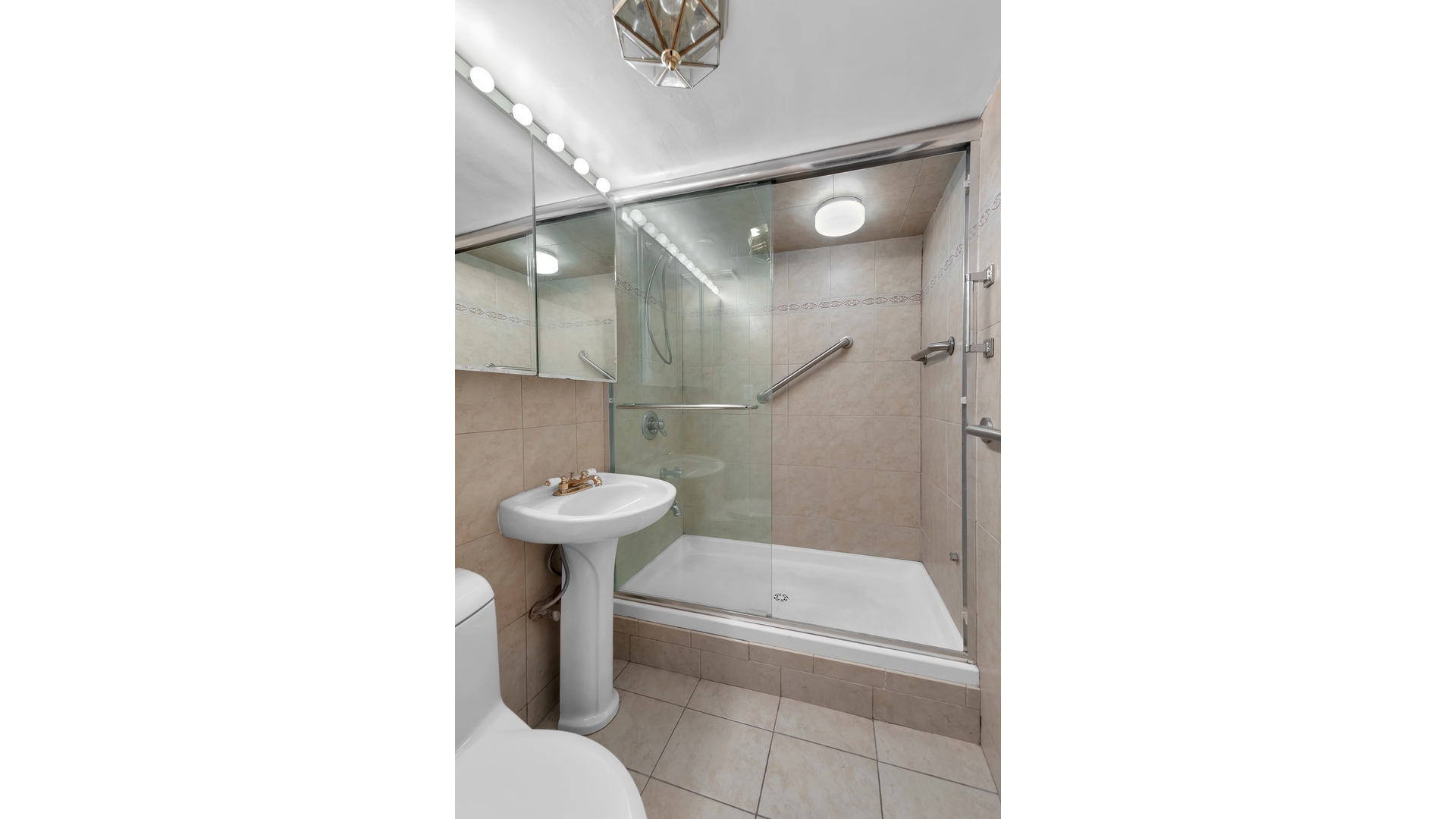 415 East 52nd Street 1LC Beekman Place New York NY 10022