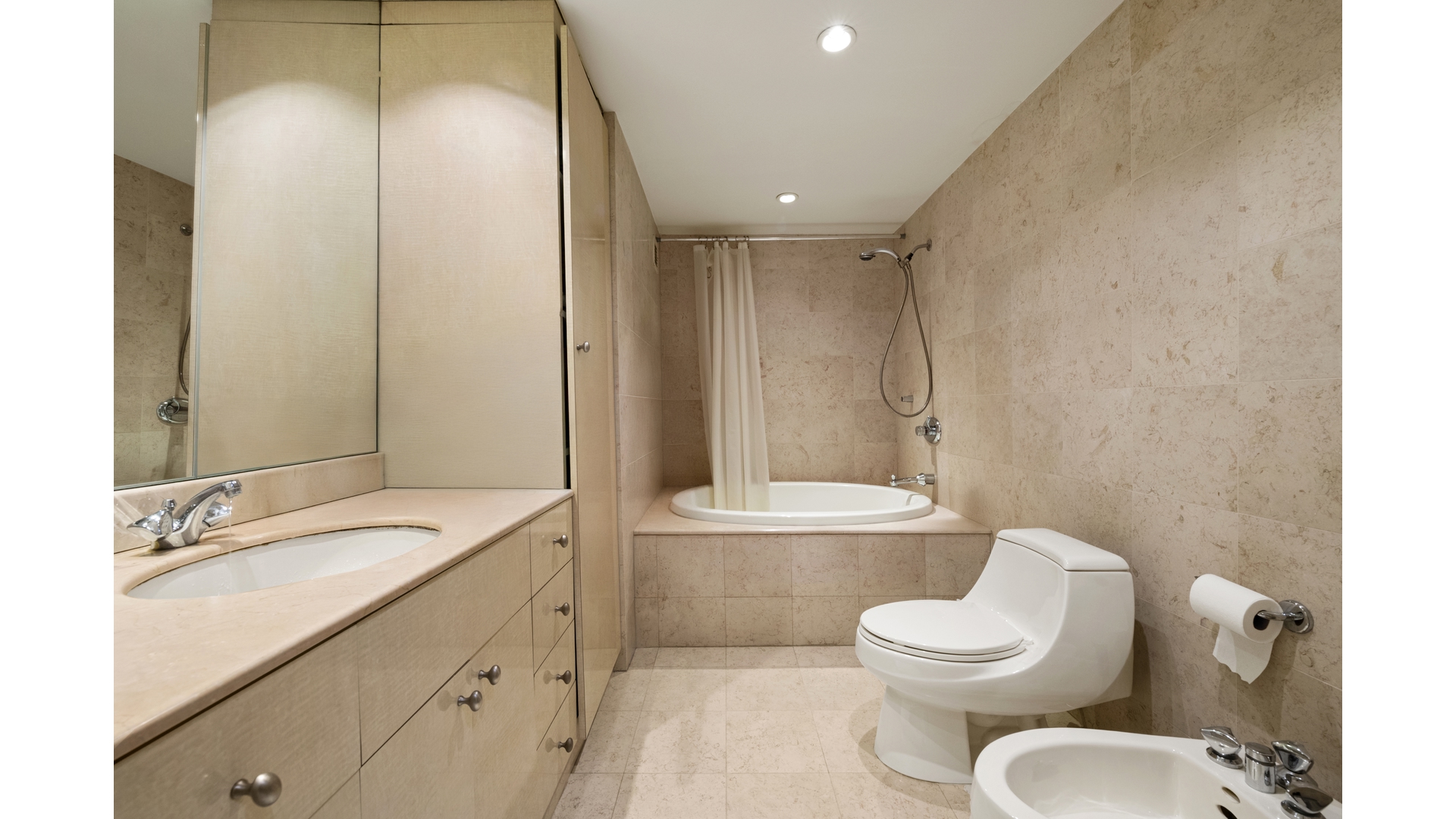 100 United Nations Plaza 8BC Turtle Bay New York NY 10017