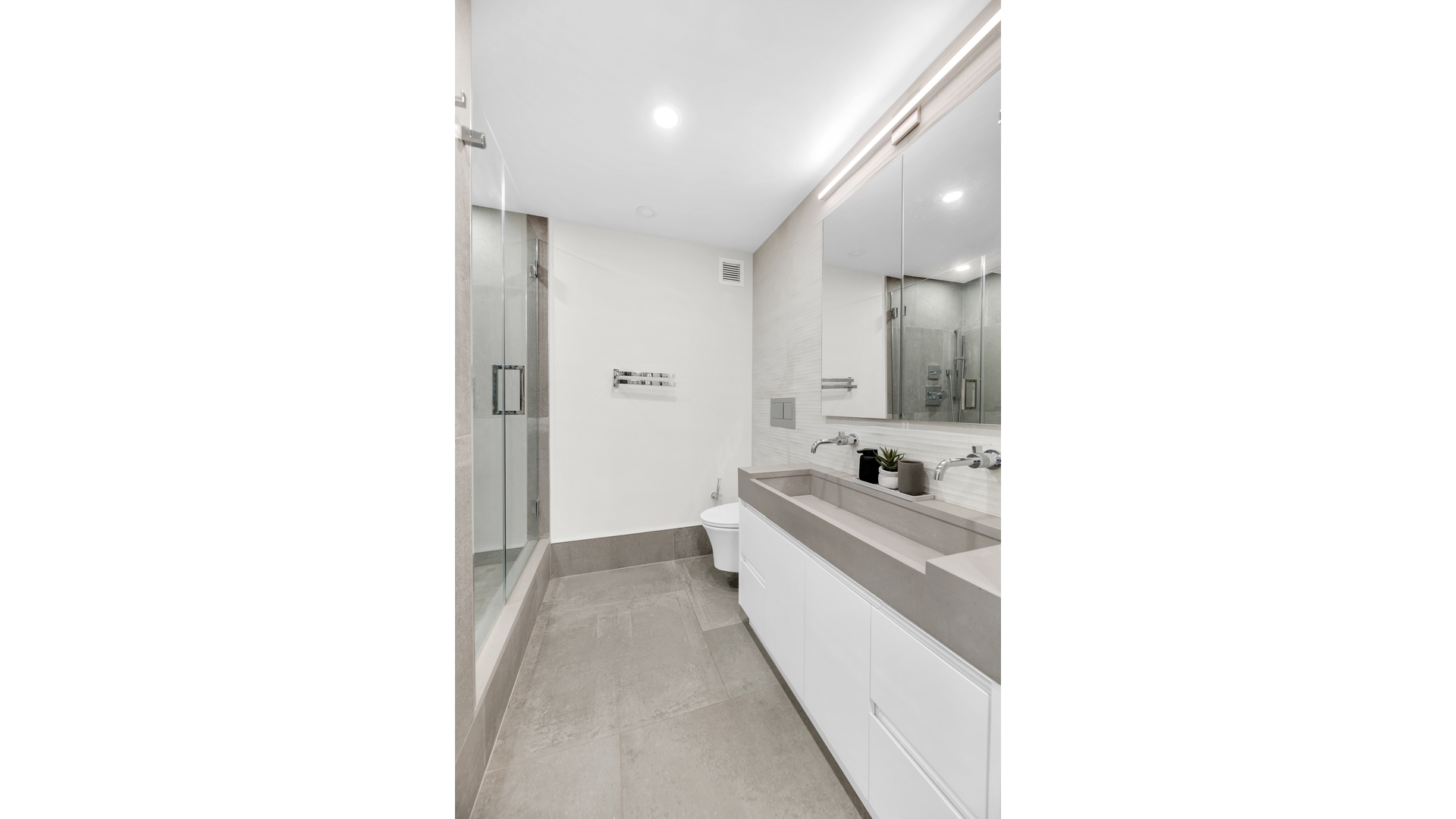 245 East 54th Street 8M Turtle Bay New York NY 10022