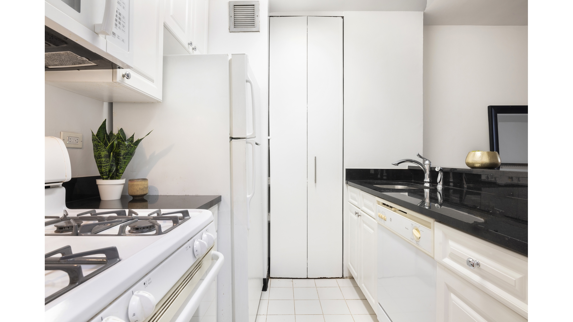 230 West 55th Street 7H Midtown West New York NY 10019