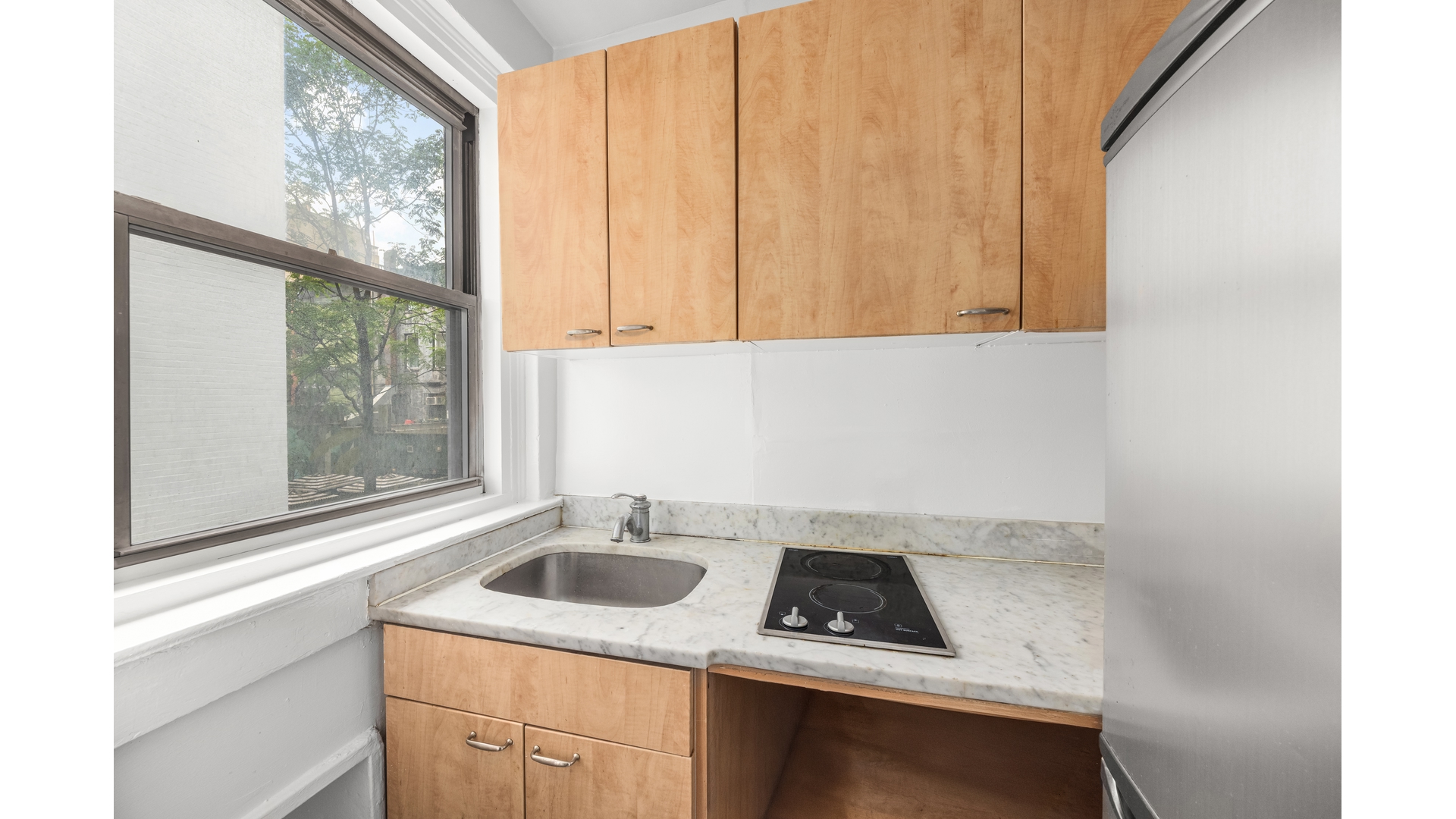 325 West 45th Street 312 Clinton New York NY 10036