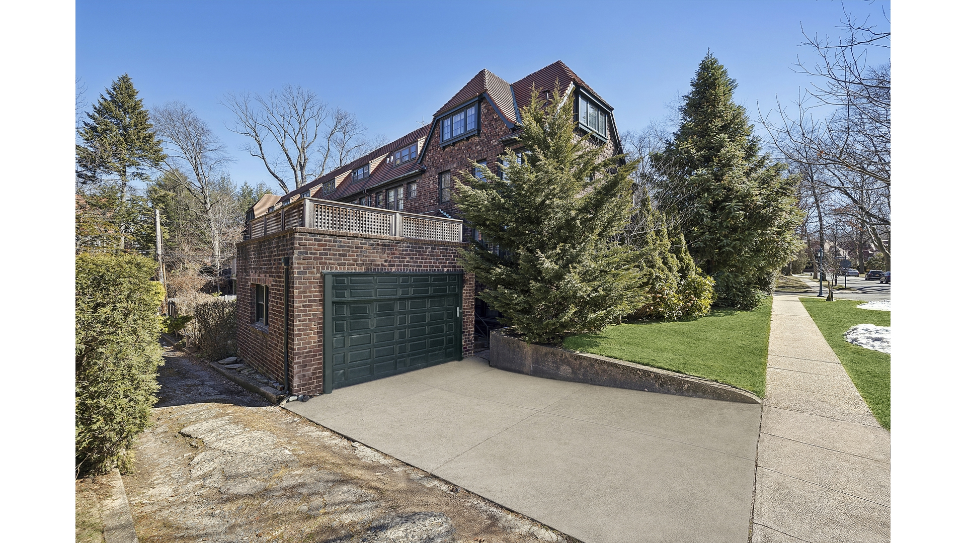 205 Puritan Avenue Forest Hills Queens NY 11375