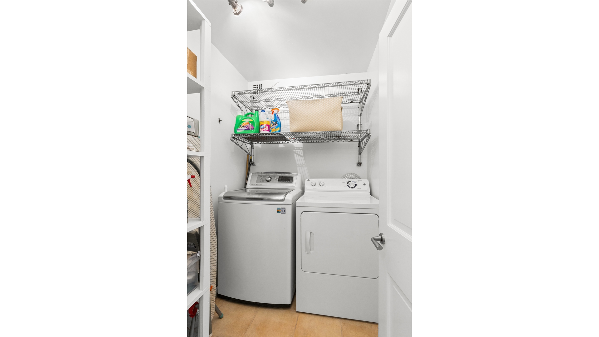 400 East 54th Street 15CD Sutton Place New York NY 10022