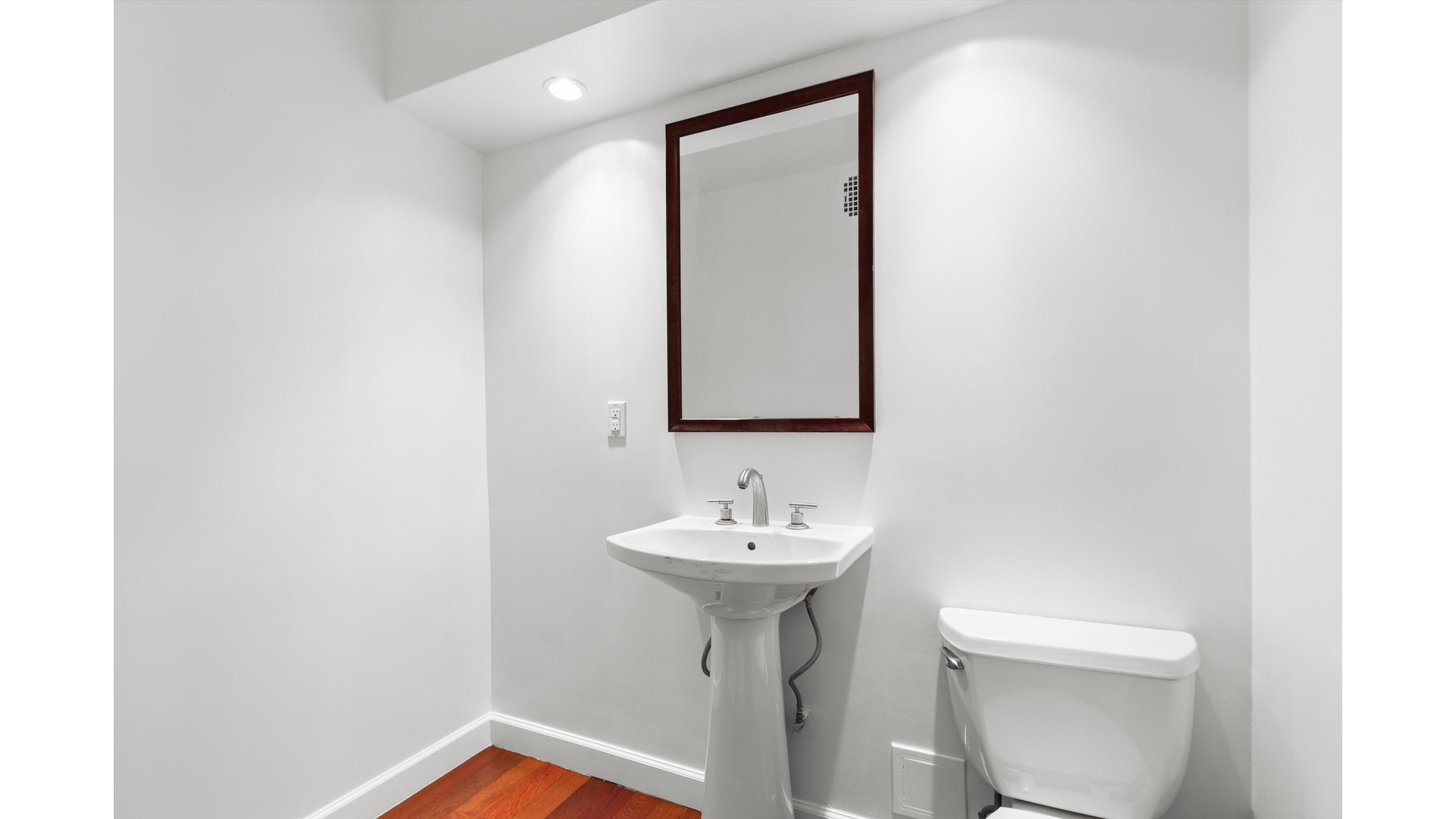 400 East 54th Street 15CD Sutton Place New York NY 10022