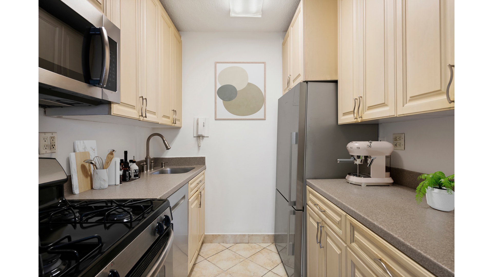 400 East 54th Street 11B Sutton Place New York NY 10022