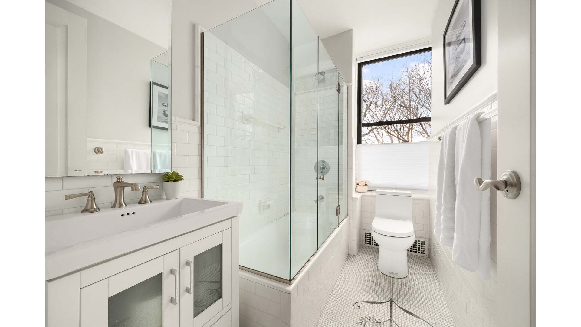 137 Riverside Drive 2DE/1CD Upper West Side New York NY 10024