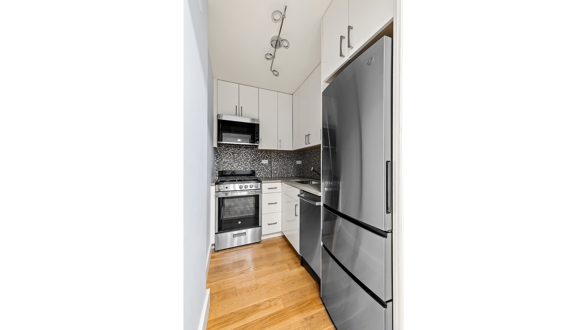 7 East 14th Street 1423 Flatiron District New York NY 10003