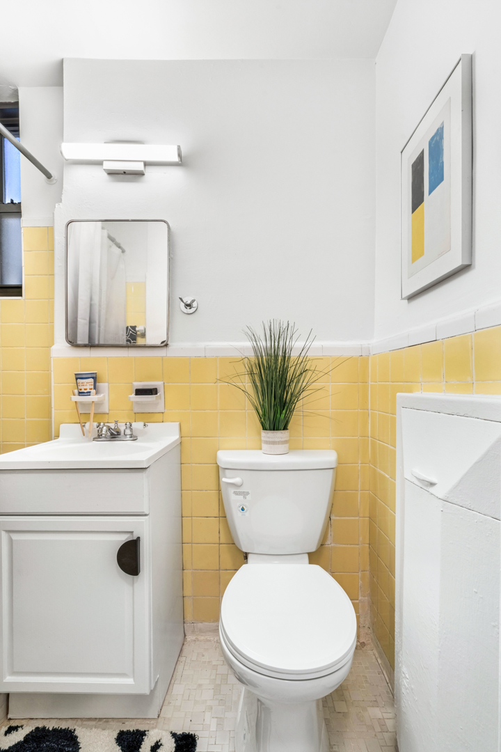 431 West 54th Street 5B Clinton New York NY 10019