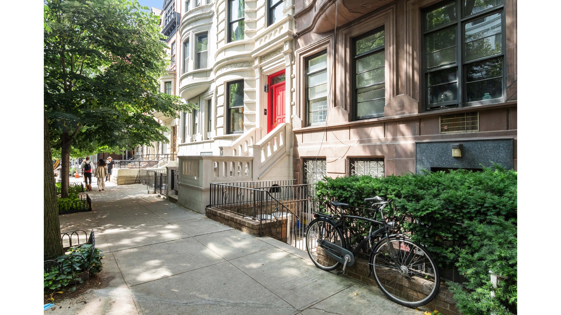 52 West 69th Street 1A Lincoln Square New York NY 10023