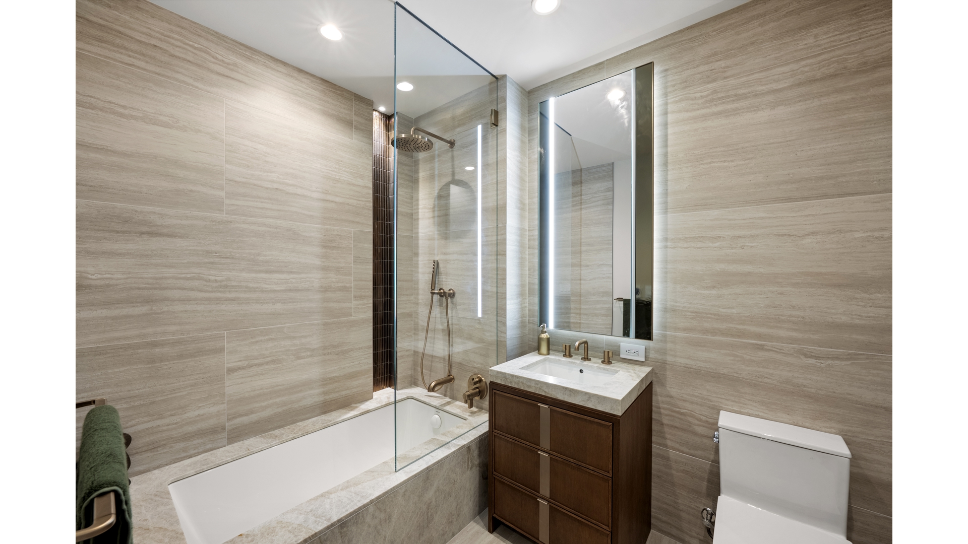 126 East 57th Street 901 Midtown East New York NY 10022