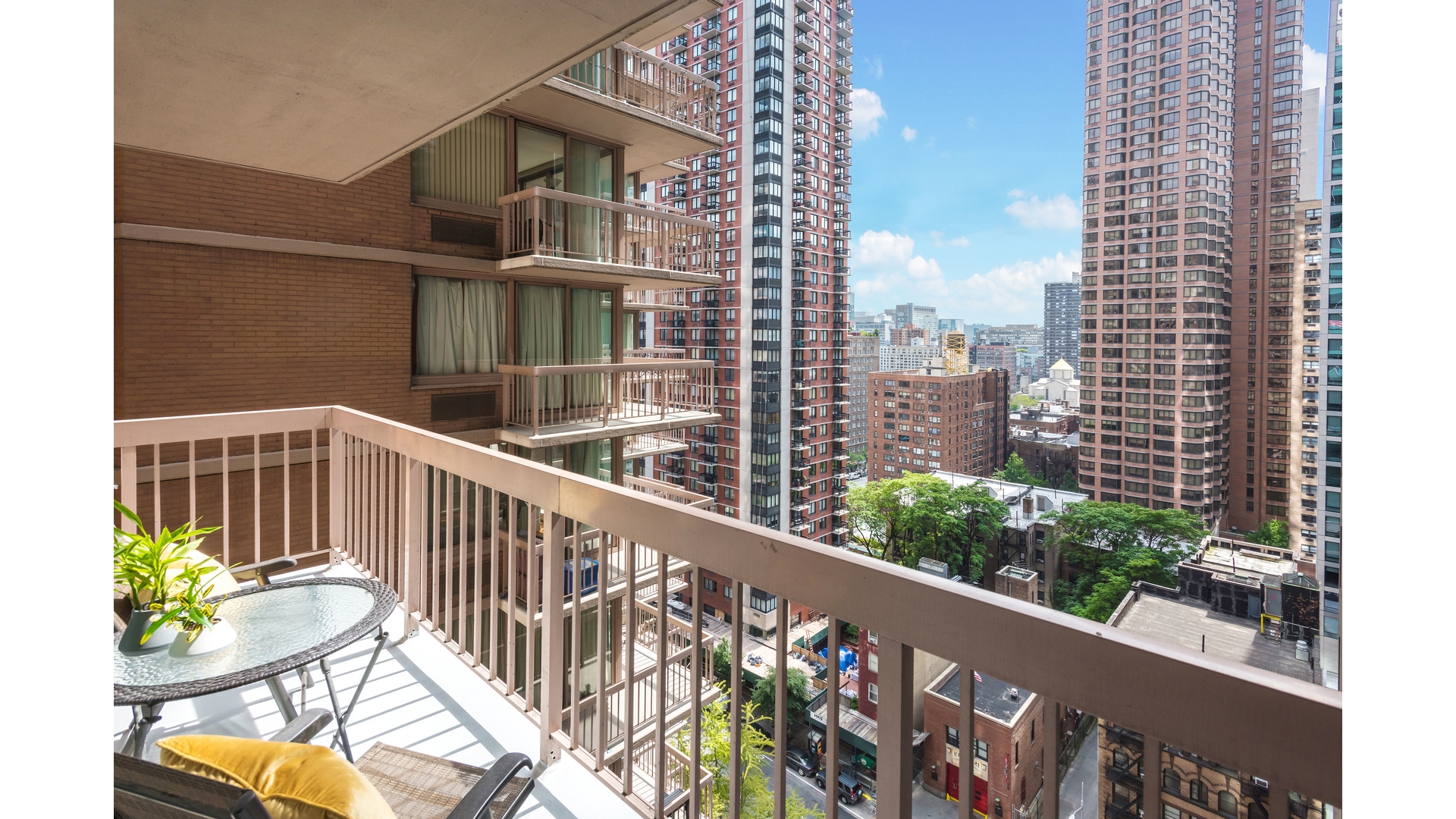 235 East 40th Street 16C Murray Hill New York NY 10016