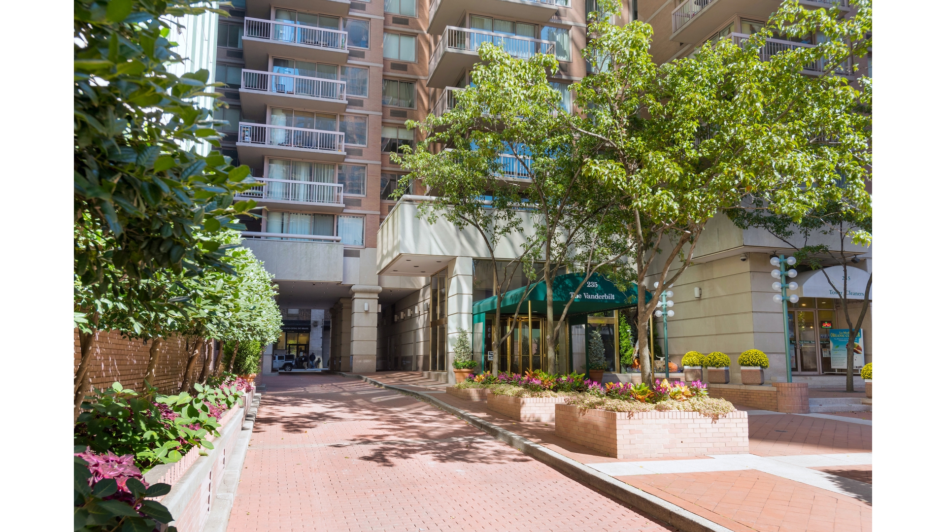 235 East 40th Street 33E Murray Hill New York NY 10016