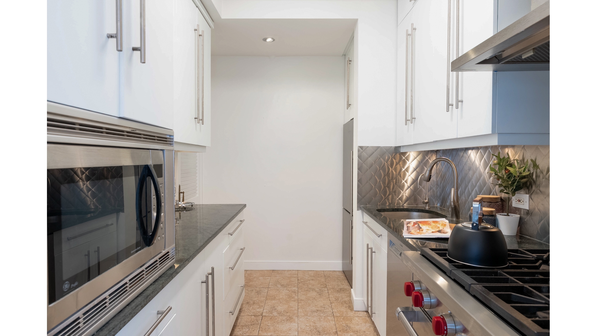 200 East 57th Street 17A Turtle Bay New York NY 10022