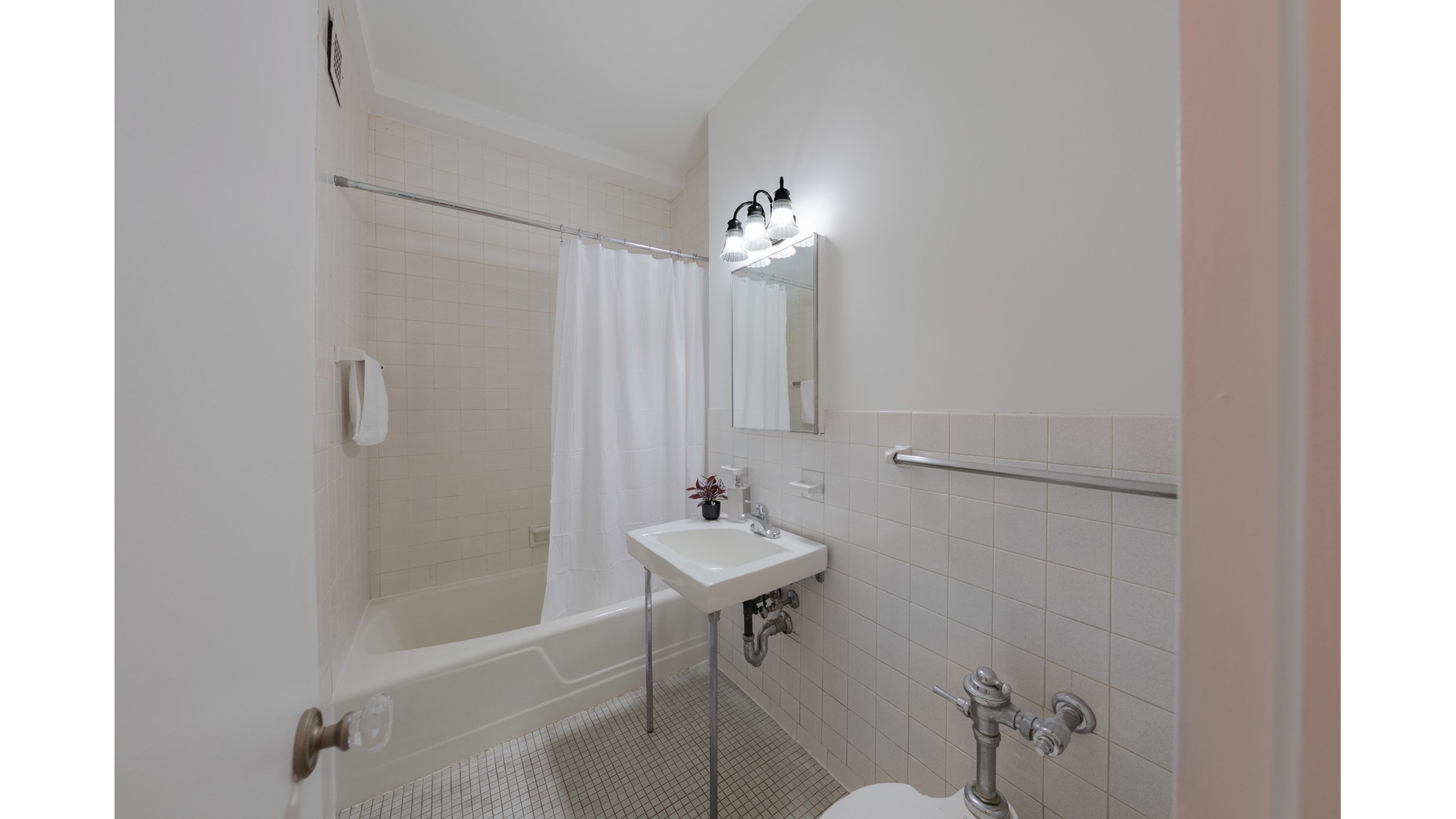 200 East 57th Street 17A Turtle Bay New York NY 10022