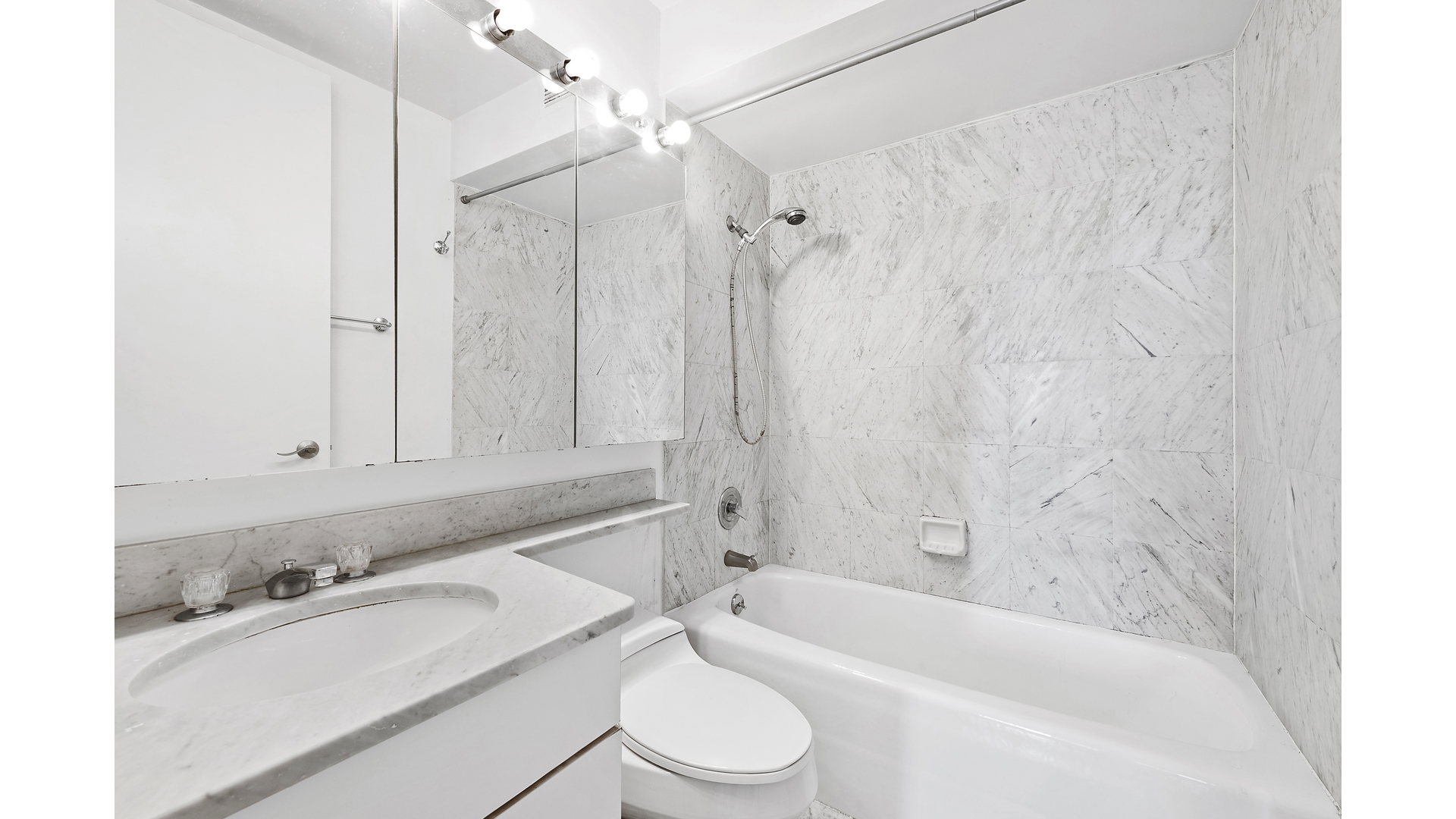 235 East 40th Street 31C Murray Hill New York NY 10016