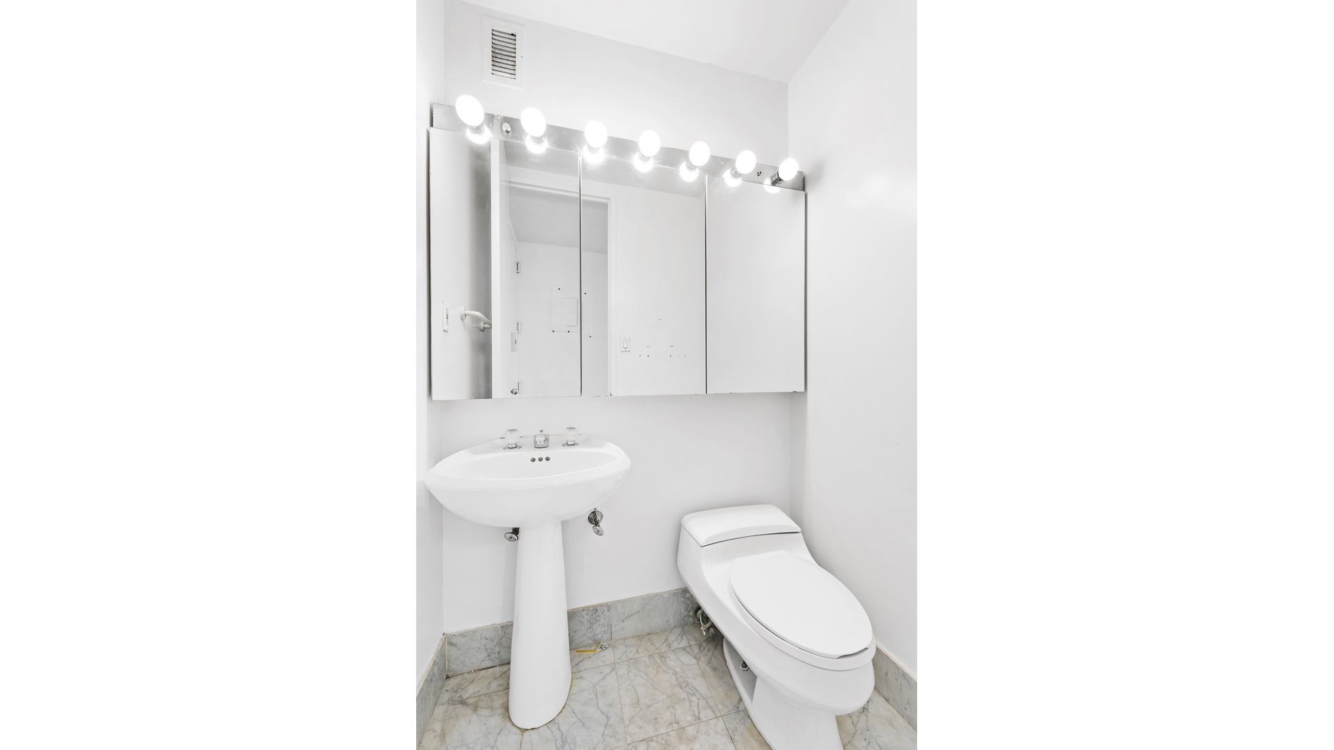 235 East 40th Street 31C Murray Hill New York NY 10016