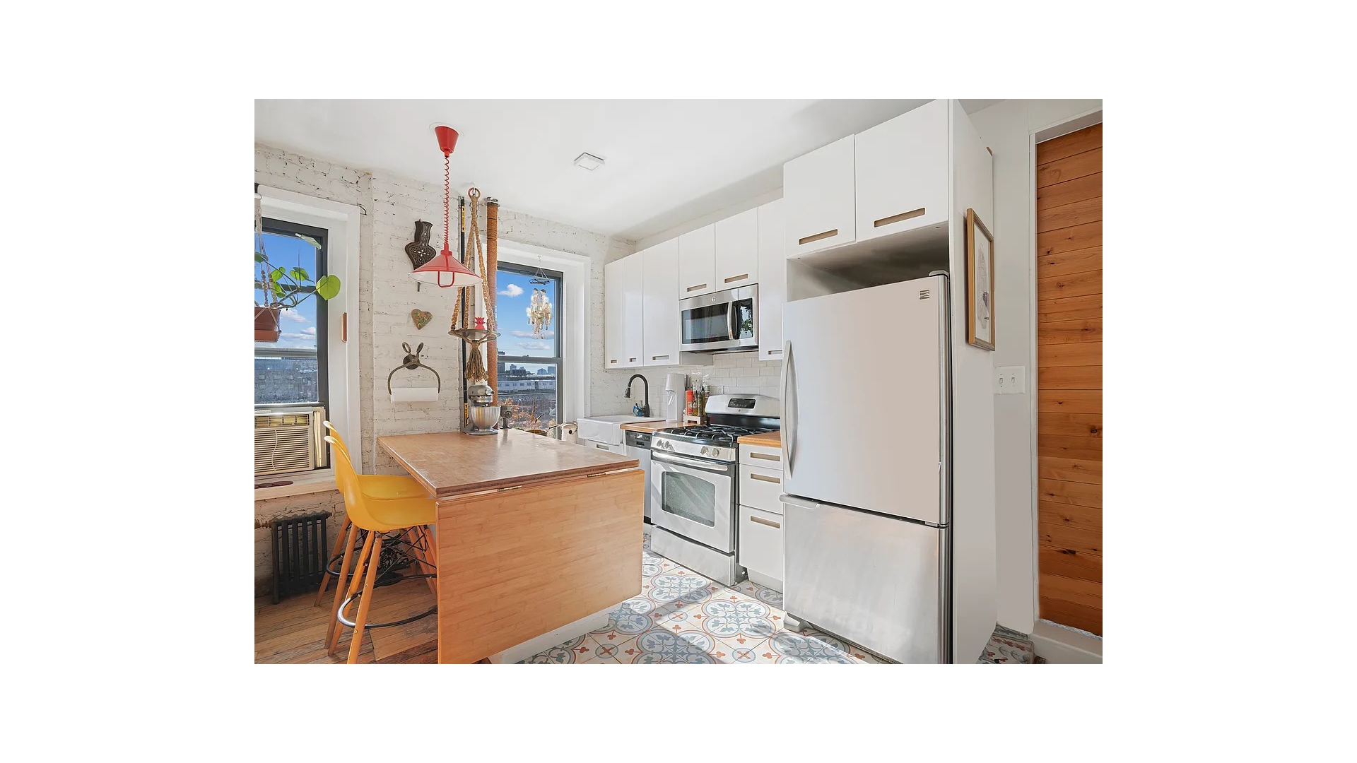 195 South 4th Street E5 Williamsburg Brooklyn NY 11211