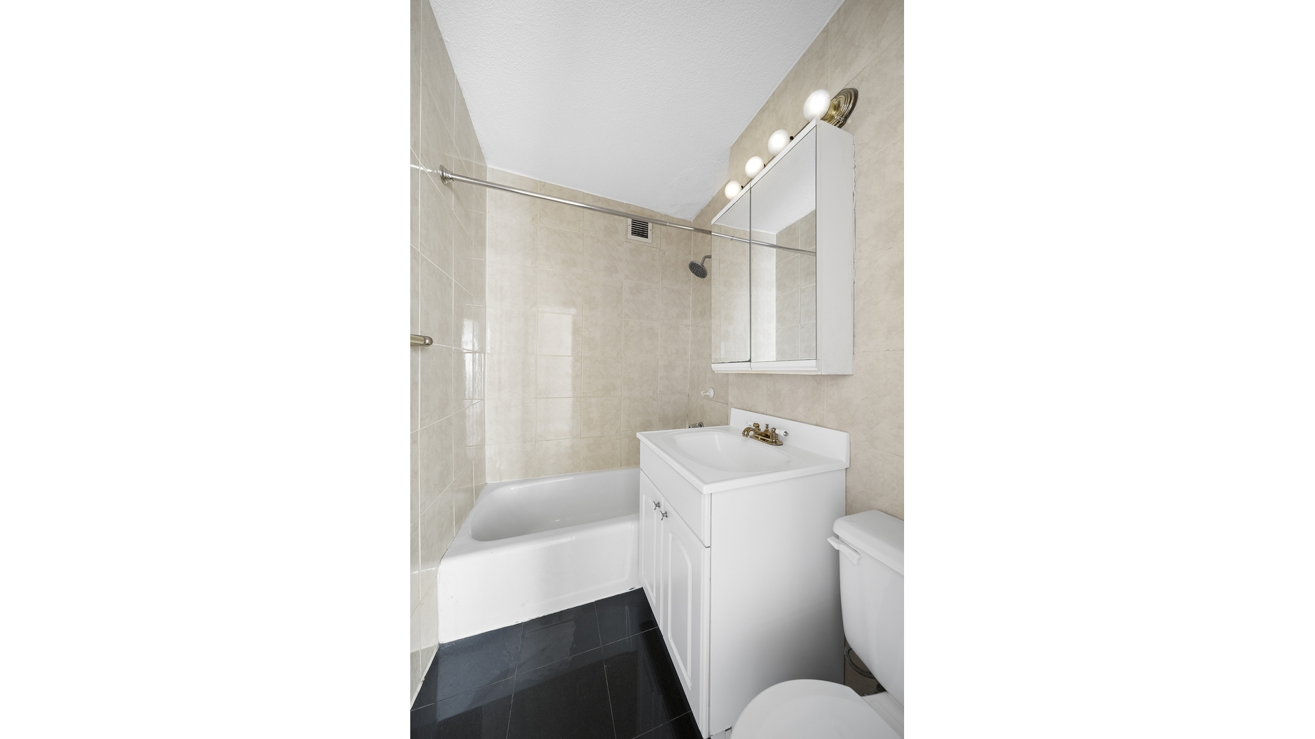 118-17 Union Turnpike Forest Hills Queens NY 11375