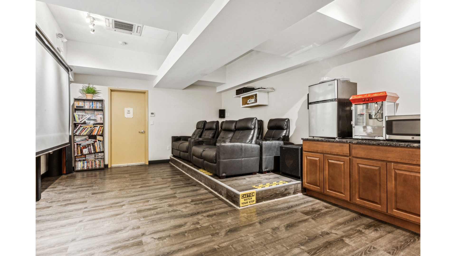 118-17 Union Turnpike 21K Forest Hills Queens NY 11375