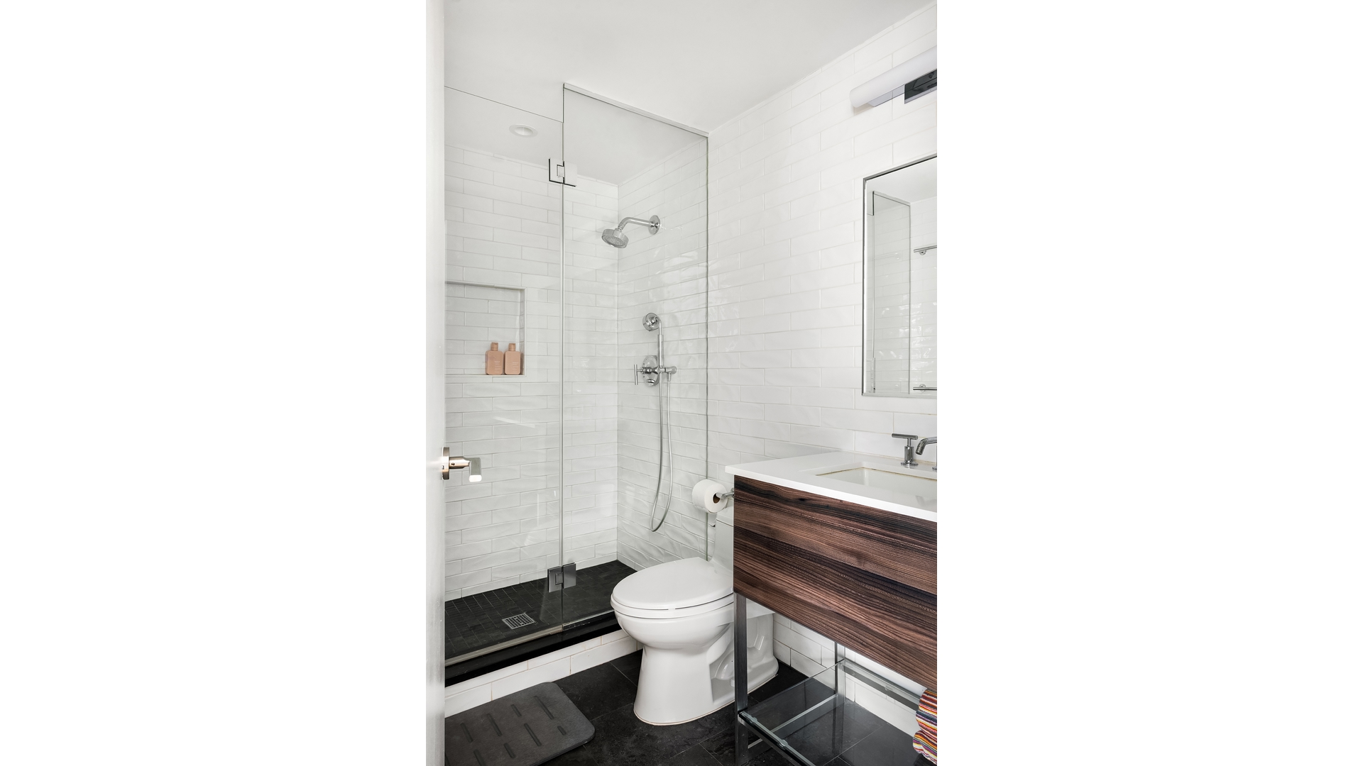 395 Bleecker Street N/A W. Greenwich Village New York NY 10014