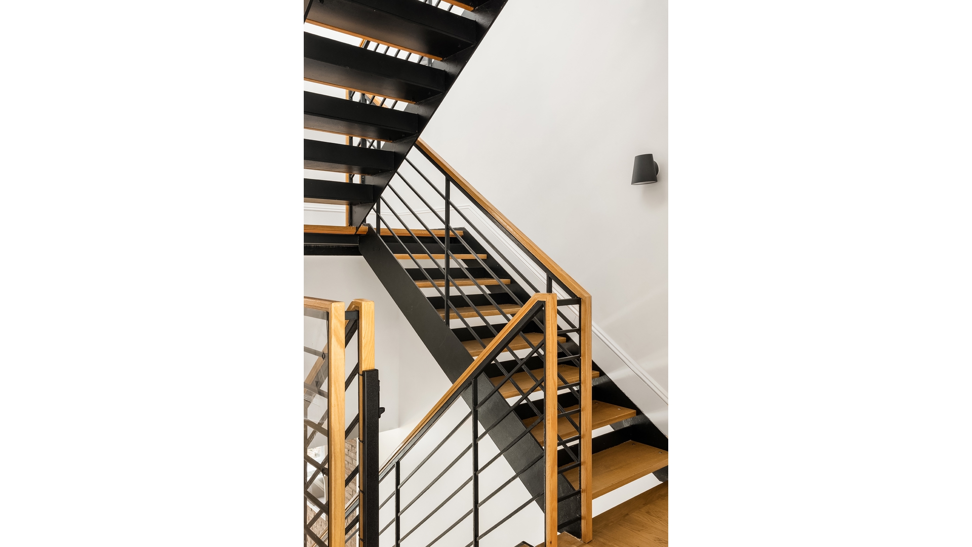 395 Bleecker Street N/A W. Greenwich Village New York NY 10014