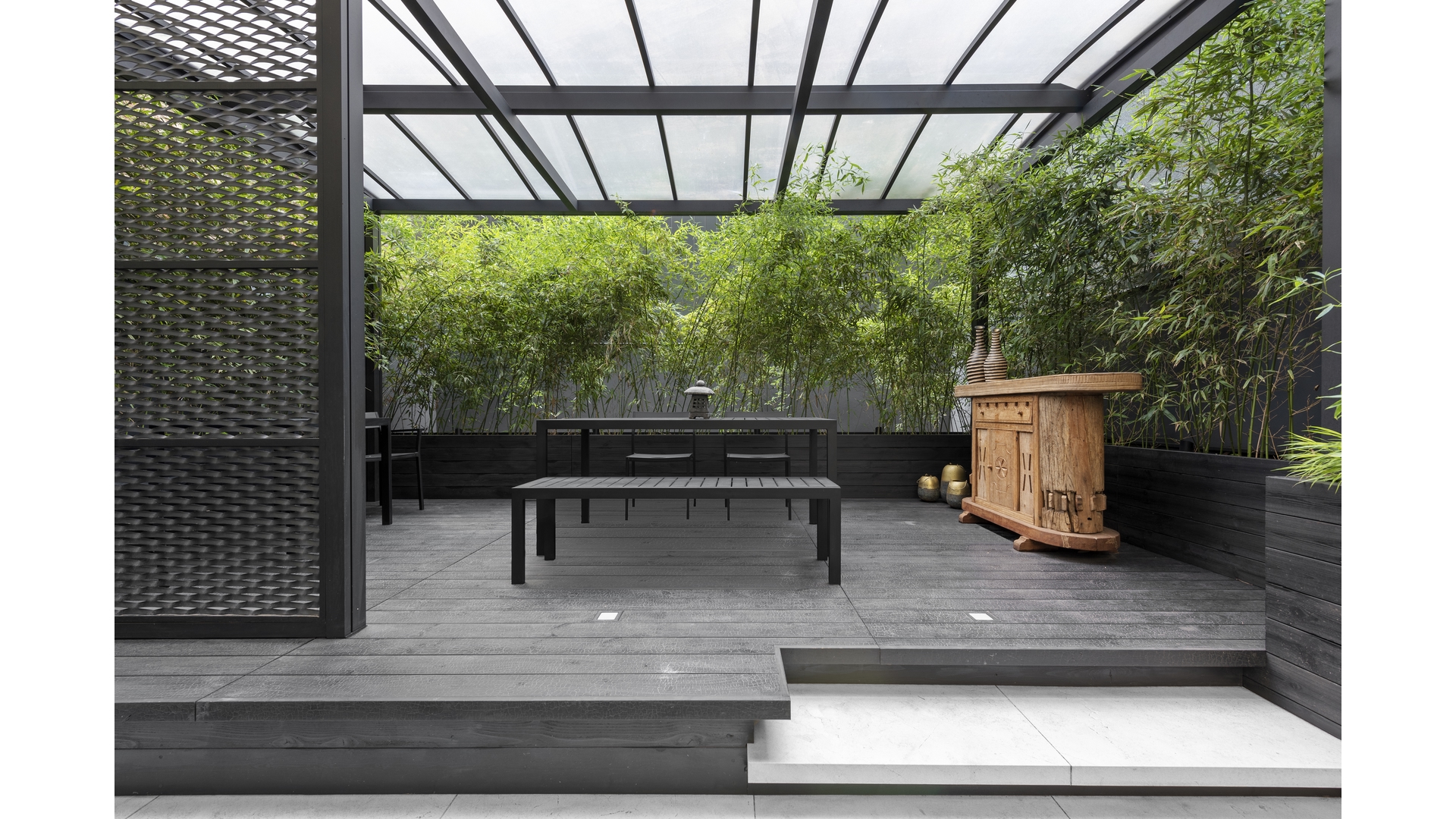 519 West 23rd Street GARDEN Chelsea New York NY 10011