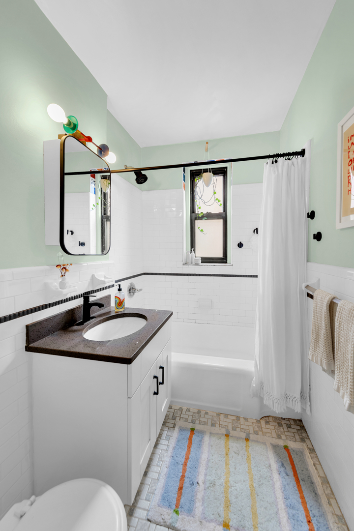 385 Argyle Road 4H Ditmas Park Brooklyn NY 11218