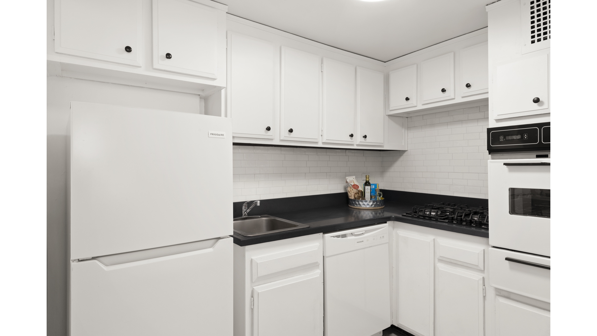 16 West 16th Street 14GS Flatiron District New York NY 10011