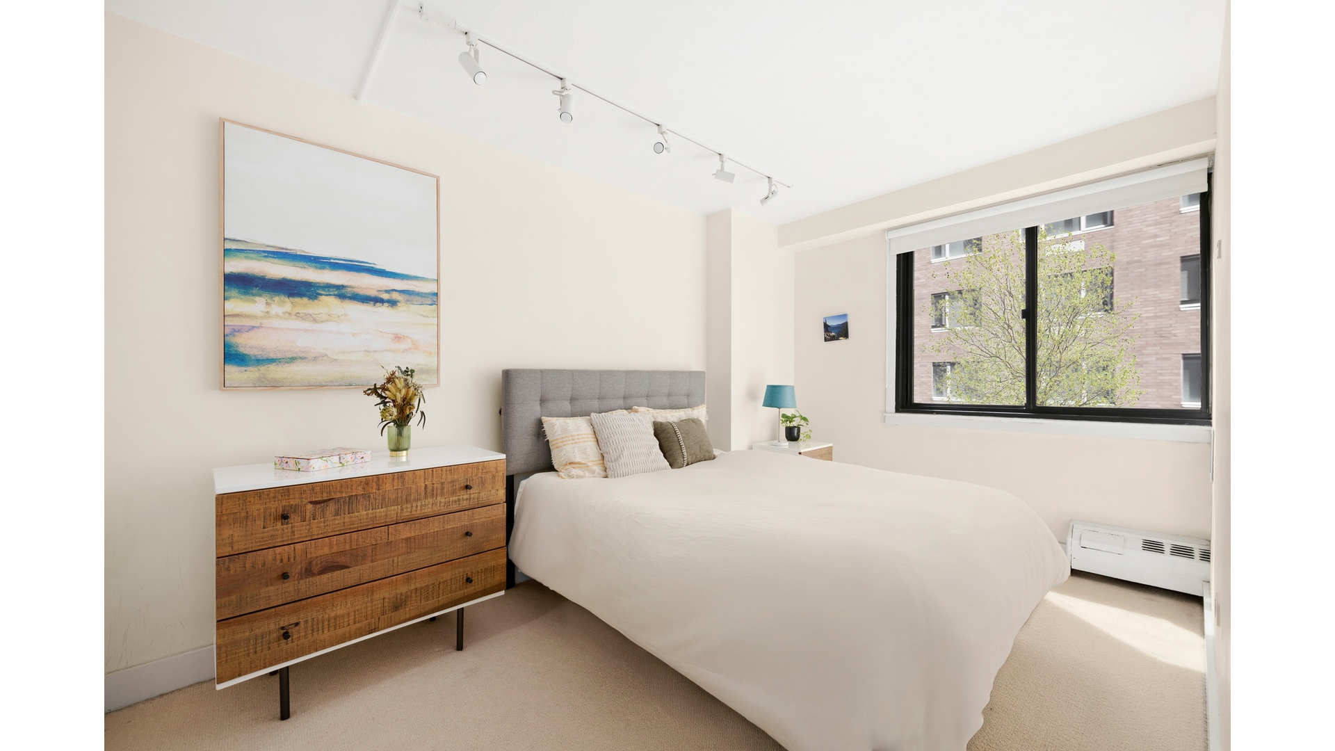 16 West 16th Street 2SS Flatiron District New York NY 10011