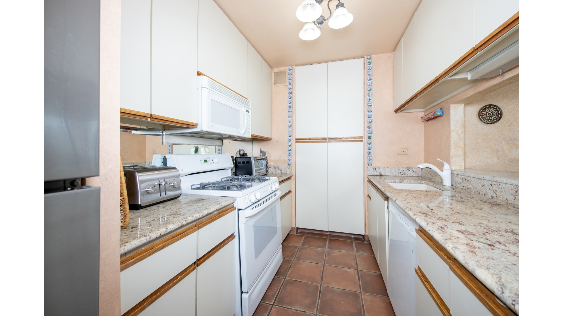 40 East 94th Street 8D Carnegie Hill New York NY 10128