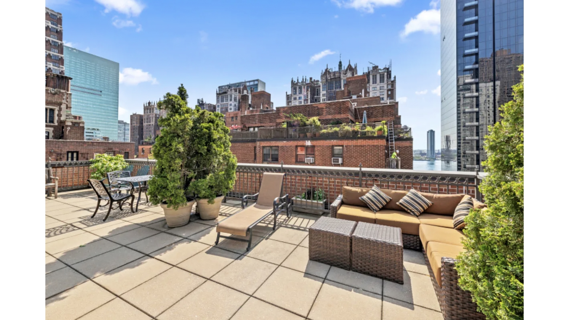 305 East 40th Street 17JK Tudor City New York NY 10016