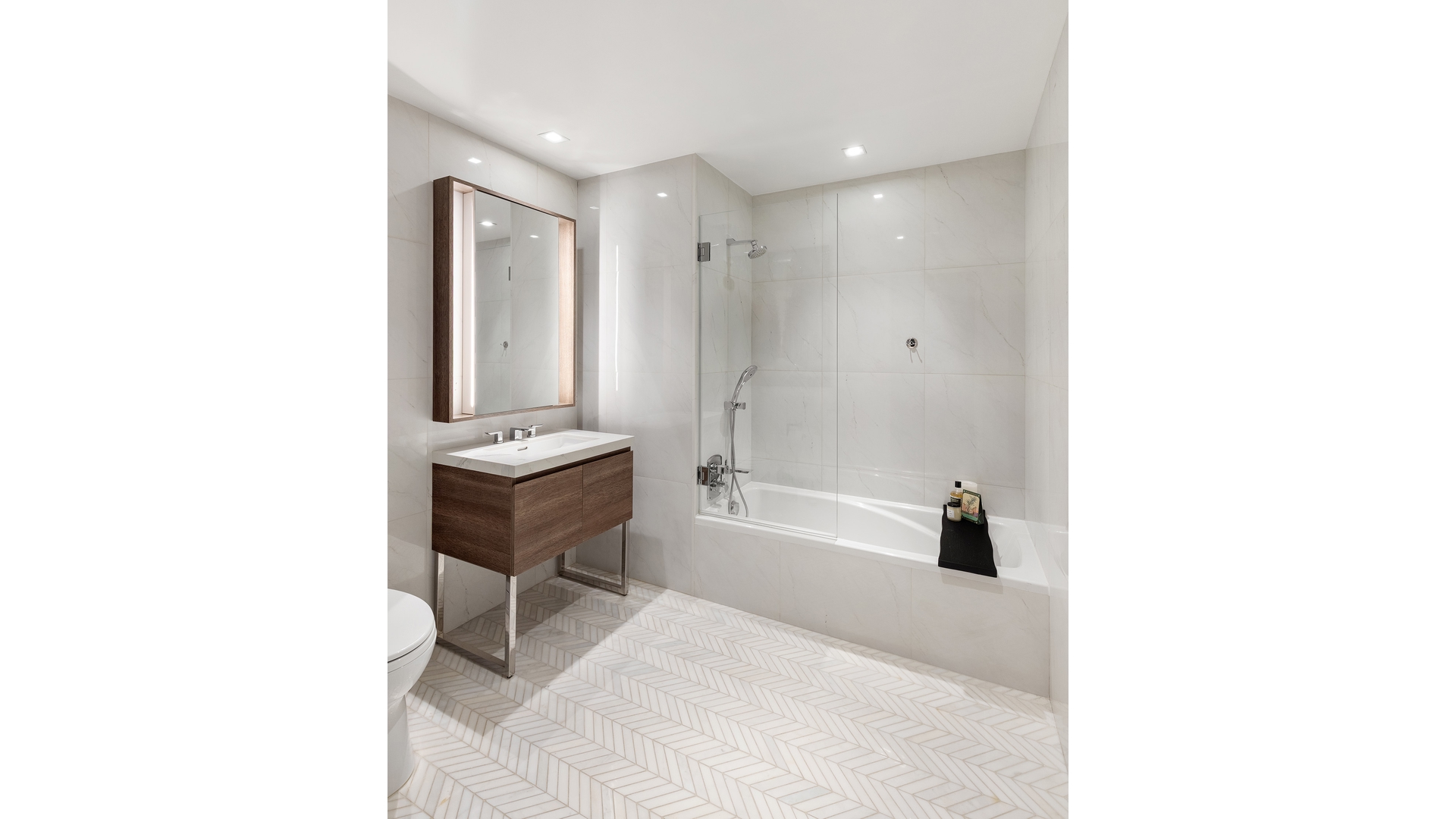 505 West 43rd Street 4H Clinton New York NY 10036