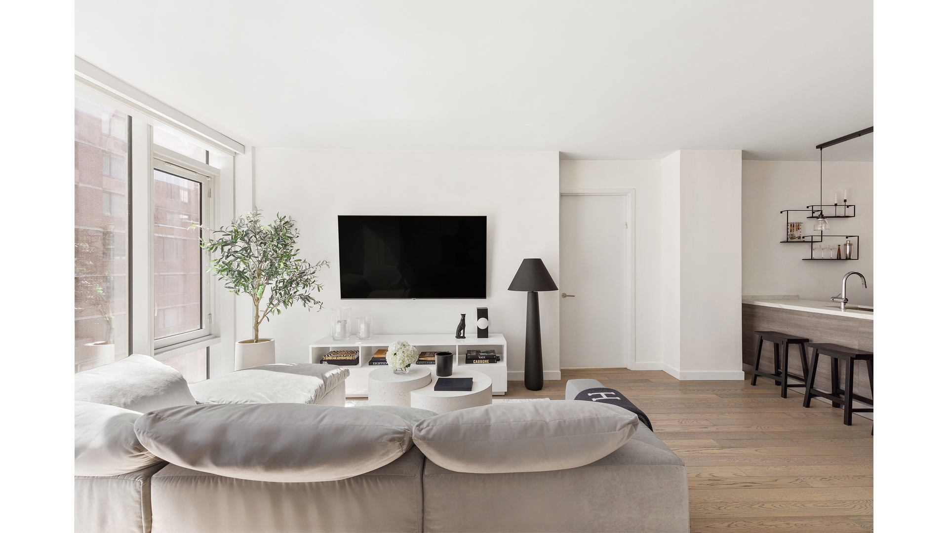 505 West 43rd Street 4H Clinton New York NY 10036