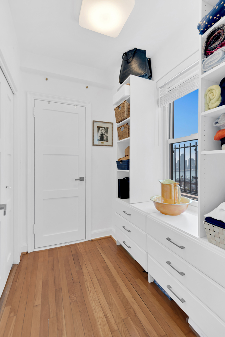 400 East 52nd Street 16G Beekman Place New York NY 10022