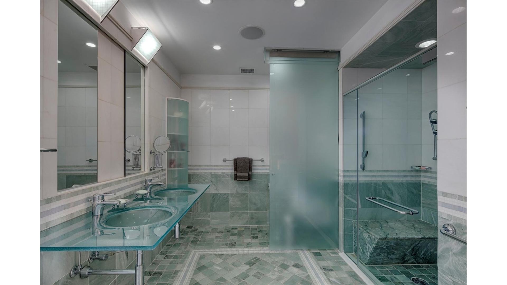 641 Fifth Avenue 45G Midtown East New York NY 10022