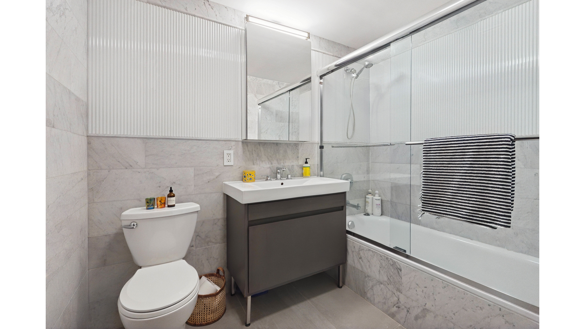 25 Monroe Place 2A Brooklyn Heights Brooklyn NY 11201