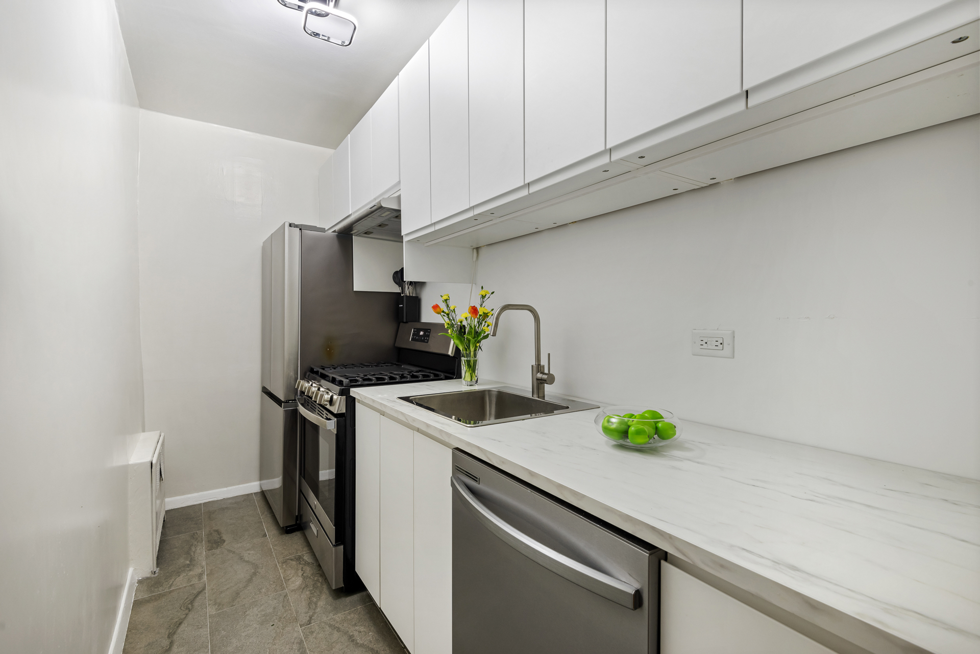64 East 94th Street 3B Carnegie Hill New York NY 10128