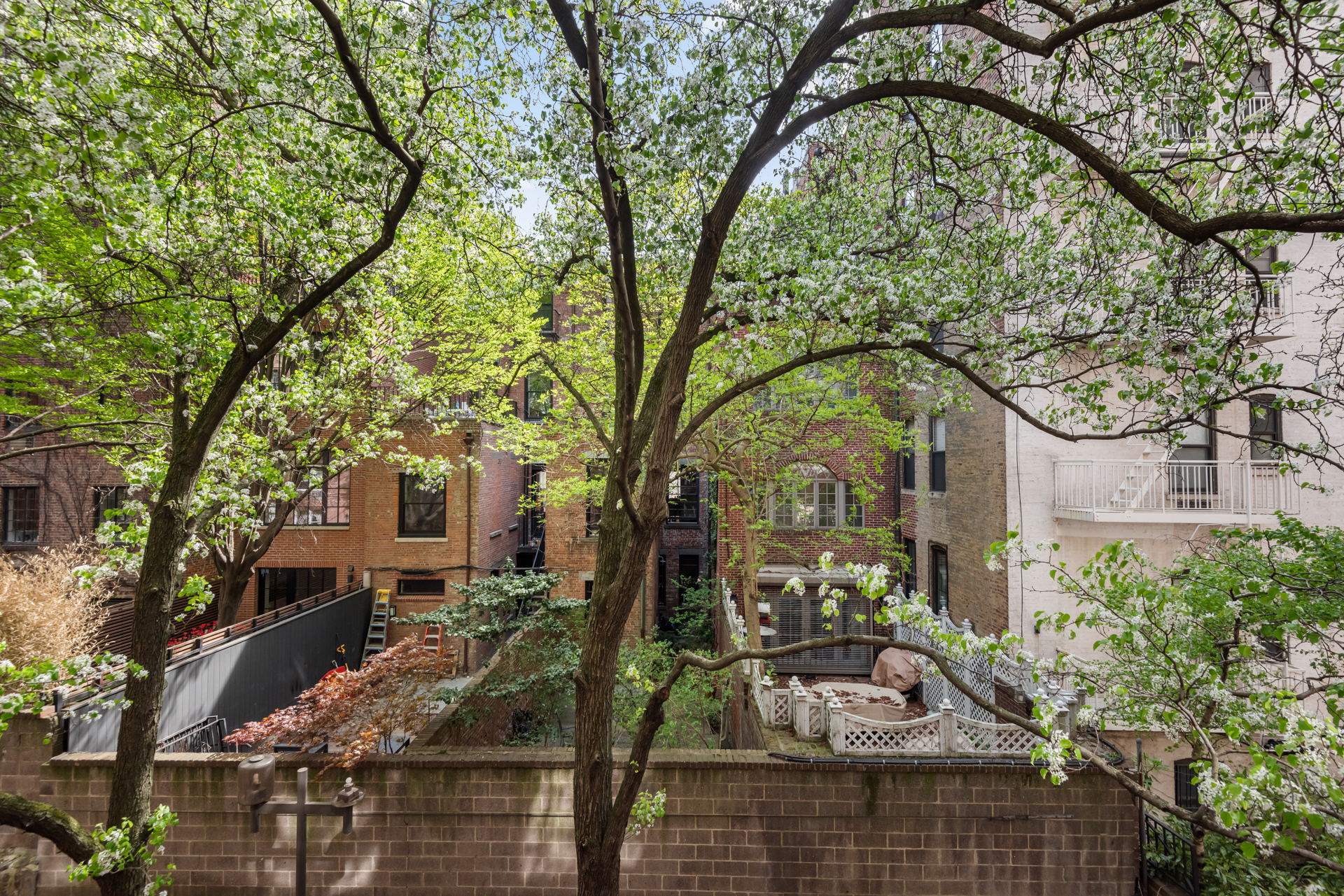 64 East 94th Street 3B Carnegie Hill New York NY 10128