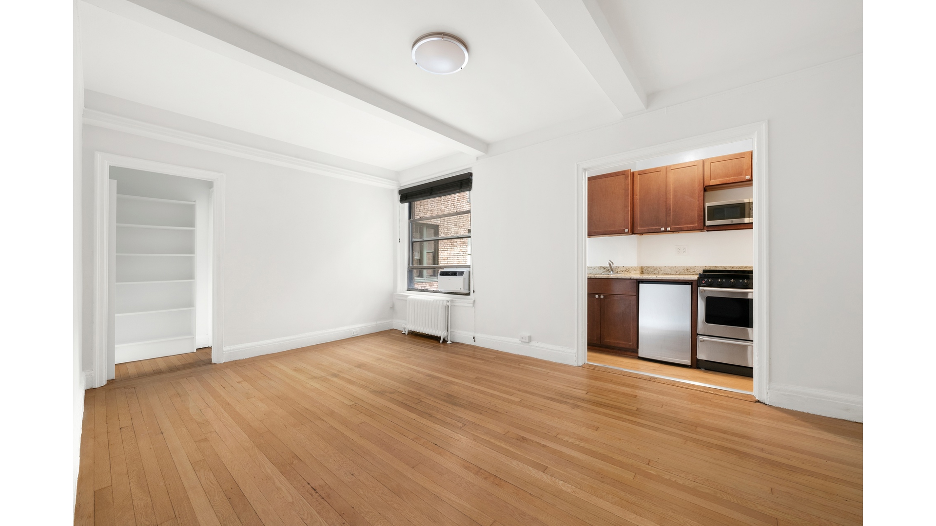 325 West 45th Street 406 Clinton New York NY 10036