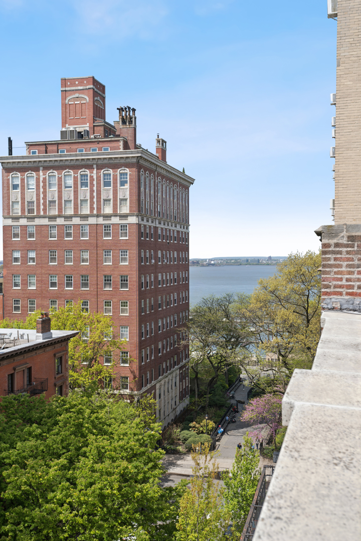 65 Montague Street 1D Brooklyn Heights Brooklyn NY 11201