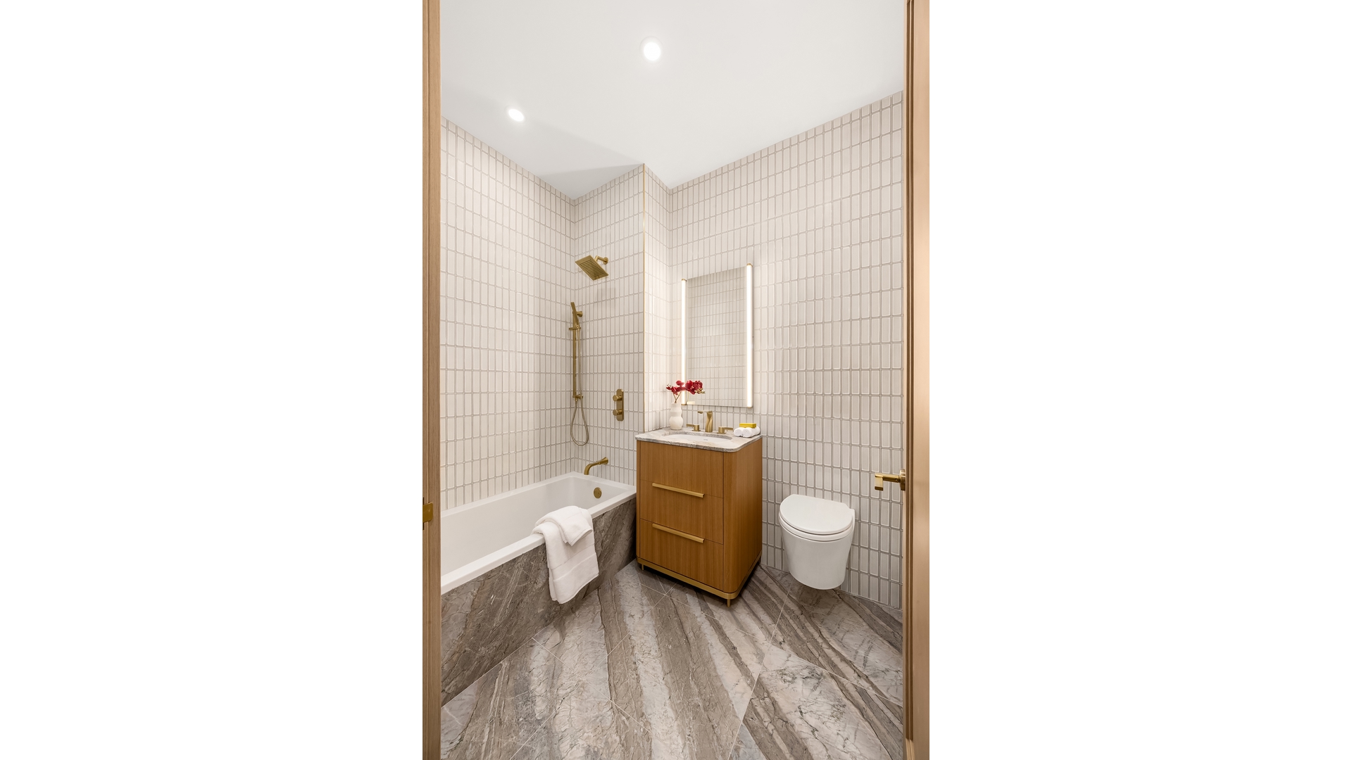 660 Lexington Avenue 2B Midtown East New York NY 10017