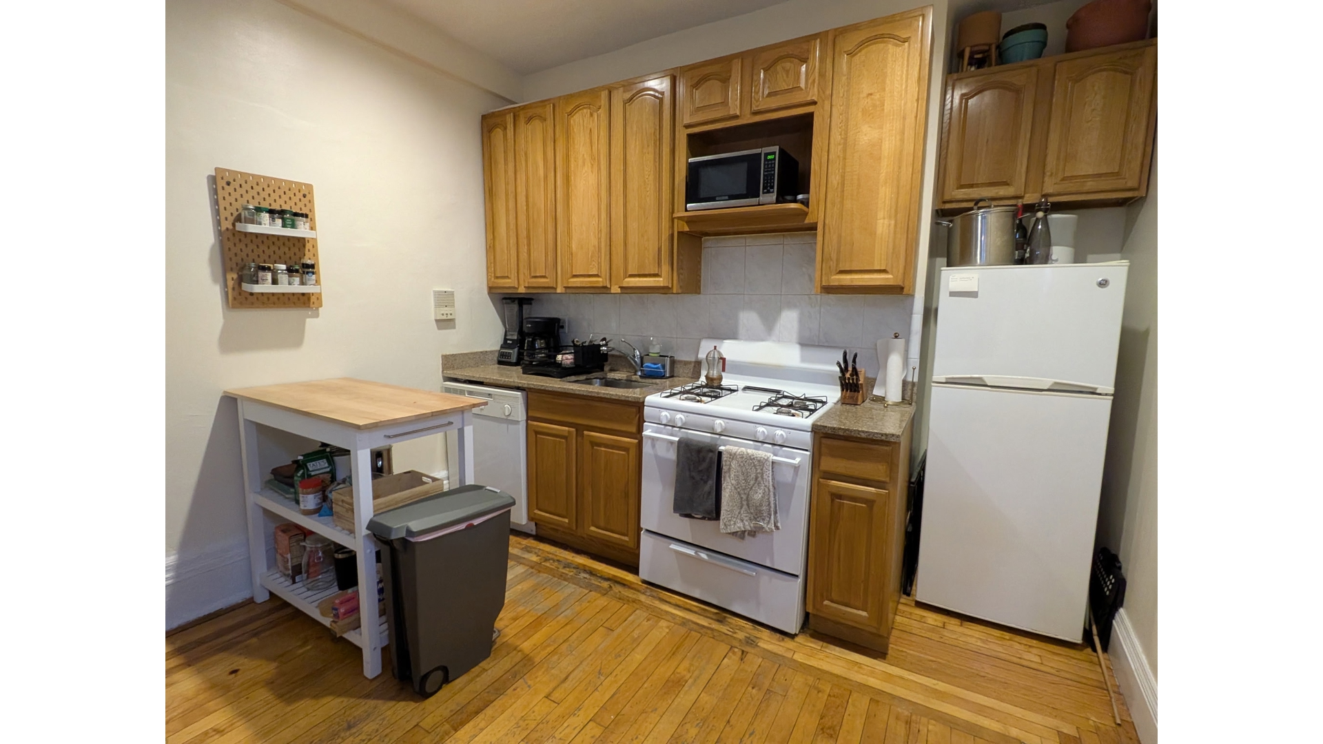 160 Claremont Avenue 2F Morningside Heights New York NY 10027