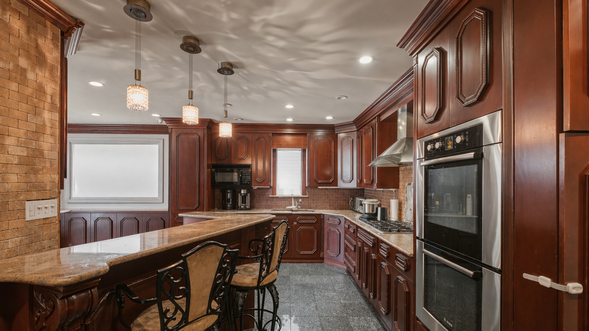 2112 Avenue L Midwood Brooklyn NY 11210
